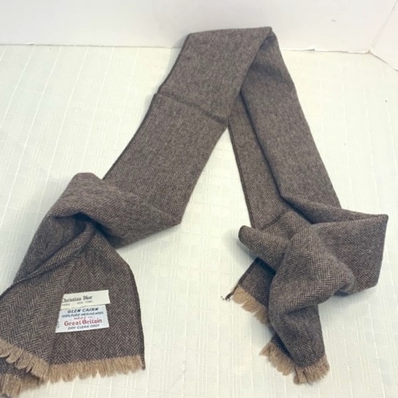 Vintage Christian Dior Marino Wool scarf - Picture 5 of 10